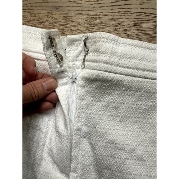 Trina Turk White Shorts Size 14 - Picture 3 of 10